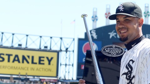 José Abreu recibió  premios como Novato del Año y Bate de Plata como primera base, entre otros.
