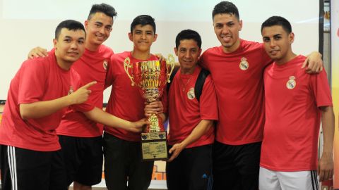 El Real Madrid se quedó con la copa de campeones en el torneo de los domingos para adultos en Chitown.