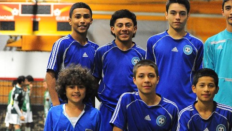 El Dynamic FC es el equipo donde surgió Baltazar Durán (de pie, segundo de izq. a der.), finalista del programa Sueño MLS 2015.