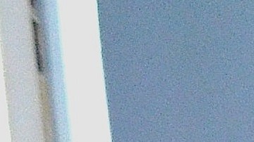 Cindy Zea junto a su hijo menor Luis Eduardo Aquino en su domicilio en Chicago.