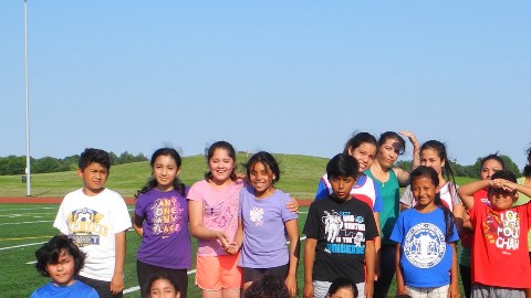 Los niños y sus mamás entrenan martes y jueves en el lago y calle Montrose a las 4 de la tarde.