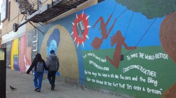 Este mural en honor a Jeff Maldonado Jr se ubica en las calles 18 y Paulina, en Pilsen.