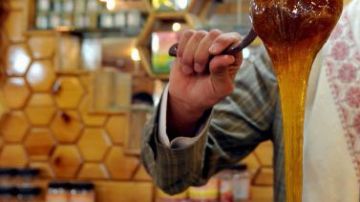 Las autoridades alegan que la miel fue mal etiquetada para no tener que pagar las obligaciones tarifarias "antidumping".