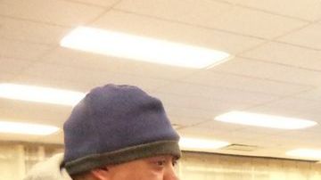 Residentes votando en la escuela Wilson en Cicero esta tarde.