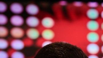 Fotografía cedida por el Palacio de Miraflores del presidente venezolano encargado, Nicolás Maduro, durante una entrevista con Telesur en Caracas.