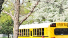 Oficiales se proponen limitar los gastos con la utilización de camionetas en lugar de vehículos especiales para transportar estudiantes con alguna discapacidad.