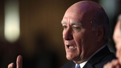 William Daley detallará las razones para retirarse de la contienda en una conferencia de prensa pautada para este martes en la mañana.