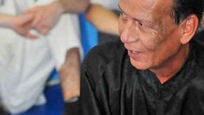 Blas Hernández  enseña como neutralizar un agresor.