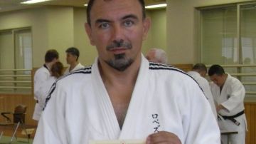 El interés de López por el judo comenzó a los cinco años, después de que su madre y su padre ganaron cinturones negros en judo en 1965 en la Ciudad de México.