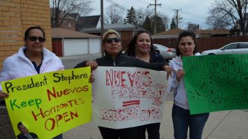 Estudiantes se manifiestan en contra del cierre del Centro Comunitario Nuevos Horizontes.  Belhú Sanabria/La Raza