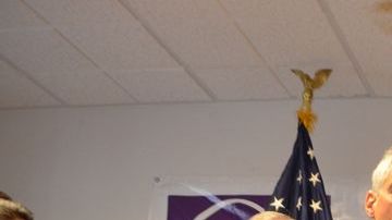 El alcalde Rahm Emanuel, concejales, activistas y líderes de la comunidad se reunieron para hablar sobre el salario mínimo en Chicago en la organización Mujeres Latinas en Acción.