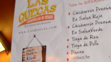 Ambrocio González, es co-propietario del restaurante mexicano 'Las Quecas'.