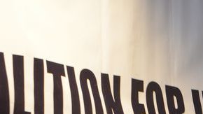 Organizaciones locales abogan para evitar recortes en fondos para los servicios de inmigrantes.