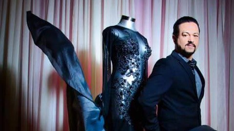 El diseñador mexicano Adán Terríquez estrenará su colección de vestidos de novias y quinceañeras durante el Latino Fashion Week.