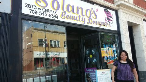 Hermila Solano es propietaria de la peluquería Solano’s Beauty Designers ubicada en el barrio de Pilsen