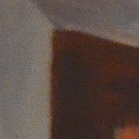 Blanca Vargas, una de las más fieles lectoras de La Raza, muestra una edición de 1978.