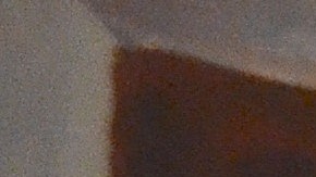 Blanca Vargas, una de las más fieles lectoras de La Raza, muestra una edición de 1978.