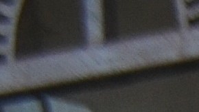 Vecinos del barrio de  La Villita en su mayoría jóvenes afuera de la oficina del concejal Ricardo Muñoz (D-22).