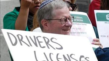 La Secretaría de Estado de Illinois anunció hoy que las licencias de conducir temporales para indocumentados se gestionarán sin necesidad de pedir cita previa a partir del próximo 1 de julio, con excepción de Chicago.