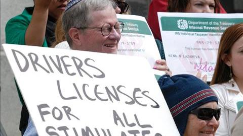 La Secretaría de Estado de Illinois anunció hoy que las licencias de conducir temporales para indocumentados se gestionarán sin necesidad de pedir cita previa a partir del próximo 1 de julio, con excepción de Chicago.