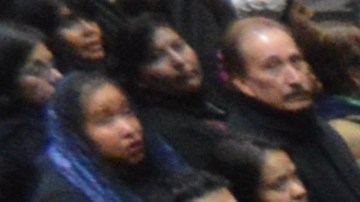 El obispo auxiliar Alberto Rojas de la Arquidiócesis de Chicago formó parte de la ceremonia religiosa para velar a la familia Martínez.