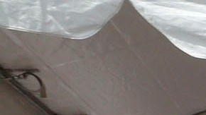 El conejo de Pascua regaló presents a los pequeños. (FOTO: Aurelia Ventura/La Opinion)