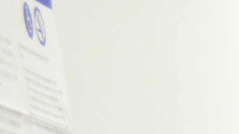 Votantes en Chicago llenan sus papeletas para decidir en la elección primaria de este 15 de marzo de 2016.