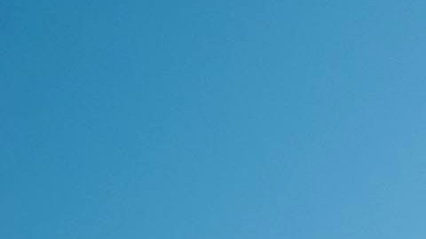 La feligresía católica celebra el Viernes Santo con recreaciones de la crucifixión de Jesucristo.