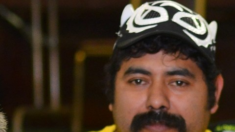 La familia Román viaja desde Madison, Wisconsin, a Chicago para apoyar a los luchadores rudos.