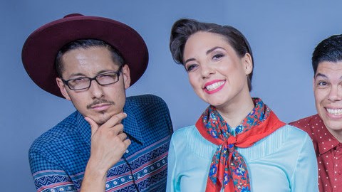 La banda angelina Las Cafeteras deleitarán al público presente en Thalia Hall en Chicago.