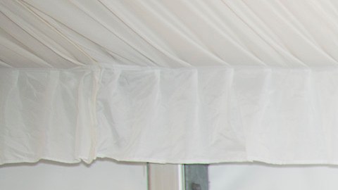 Rafael Toro (izq.) y Rafael Rodríguez (der.) de la empresa patrocinadora Goya, junto a Jimena Catarivas, directora general de La Raza (al lado de Rodríguez), y las Mujeres Destacadas 2016. De izq. a der.: Zaidy Cárdenas (Mujer Destacada del El Diario en Nueva York), Esther Sciammarella, Rosario Cañizales, Olga Camargo, Juana Ballesteros y Amor Montes De Oca.