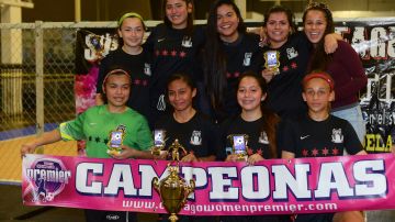 CCSC son las campeonas de la única liga latina de fútbol femenil en Chicago.