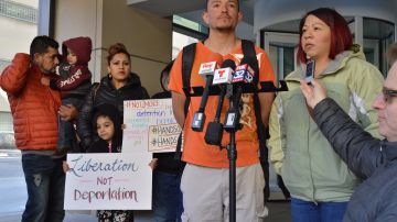 Noé Herrera se presentó este martes en las oficinas de ICE para hacer una petición de un permiso de estadía.