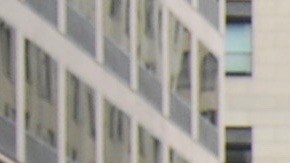 Christina Padilla (centro) es una de las principales demandantes de la demanda en contra de una franquicia con 16 locales de la cadena Dunkin’ Donuts en el Loop de Chicago.