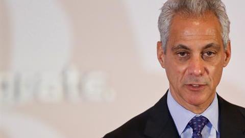Una coalición de Chicago exigió al alcalde Rahm Emanuel reforzar una existente ordenanza para proteger más a los inmigrantes.