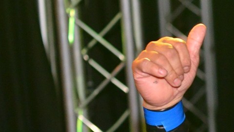 Golden Star Rangel es luchador de origen michoacano y especialista en lances aéreos.