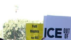 Activistas y jornaleros de Chicago acusaron a la Oficina de Inmigración y Aduanas (ICE) de acoso y práctica de perfil racial y exigieron la libertad de tres trabajadores detenidos la semana pasada.