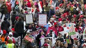 El Sindicato de Maestros de Chicago (CTU, en inglés) rechazó el presupuesto para las escuelas públicas correspondiente al año fiscal 2017 anunciado hoy y volvió a amenazar con una huelga que afectaría a 400,000 alumnos, en su mayoría hispanos.