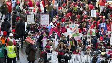 El Sindicato de Maestros de Chicago (CTU, en inglés) rechazó el presupuesto para las escuelas públicas correspondiente al año fiscal 2017 anunciado hoy y volvió a amenazar con una huelga que afectaría a 400,000 alumnos, en su mayoría hispanos.