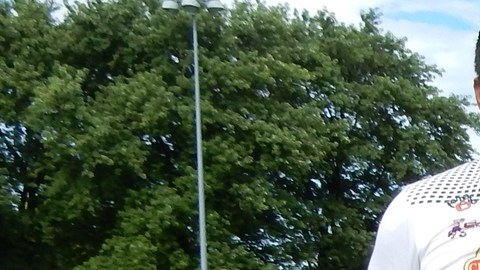 Pedro Cua Sánchez con sus dos hijos, Sergio y Hugo.