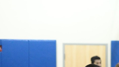 La organización Chicago Prize Hoops provee entrenamiento y ayuda extraescolar a los niños en Pilsen.