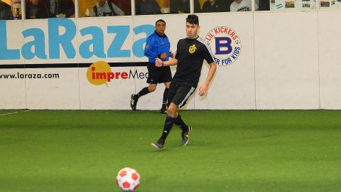 Copa La Raza ha rebajado las inscripciones  para el próximo torneo de invierno en Chitown Futbol.