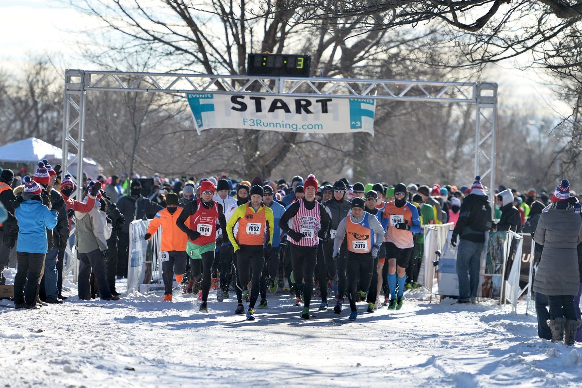 En invierno los atletas siguen entrenando para las carreras que no se suspenden en Chicago.