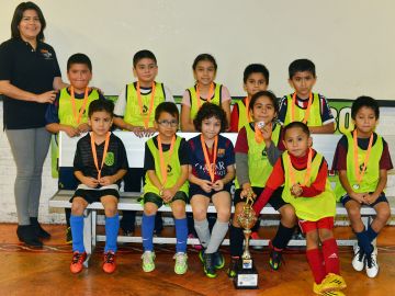 Copa La Raza premió a los campeones de la primera mitad del torneo de invierno. (Javier Quiroz / La Raza)