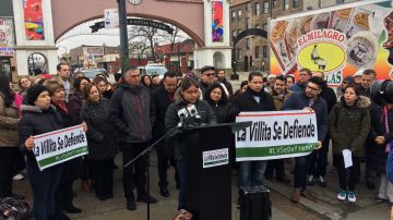 Durante la presentación del plan ‘La Villita se Defiende’, Cristina Ayala, amparada con DACA, exhortó a la comunidad inmigrante a perder el miedo y luchar contra las deportaciones.