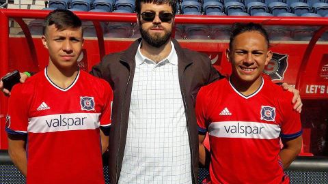 Andrés Moreno y Baltazar Durán con Ángel Isopo, promotor y representante de futbol.