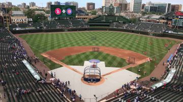 El Wrigley Field, la casa de los Cubs, espera la postemporada de octubre. (Javier Quiroz / La Raza)