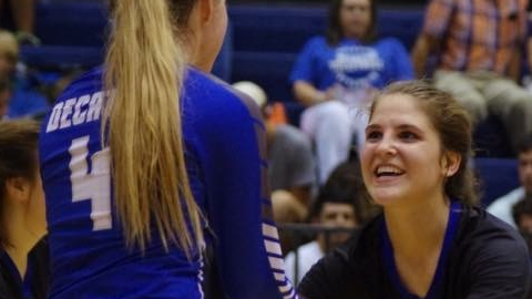 Autumn Finney es la jugadora de voleibol que ha revolucionado al mundo con su desafío a las leyes de gravedad.