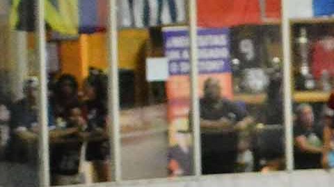 El nuevo torneo de futbol de Mundi Soccer League se juega en Chitown Futbol los domingos por la noche. (Javier Quiroz / La Raza)