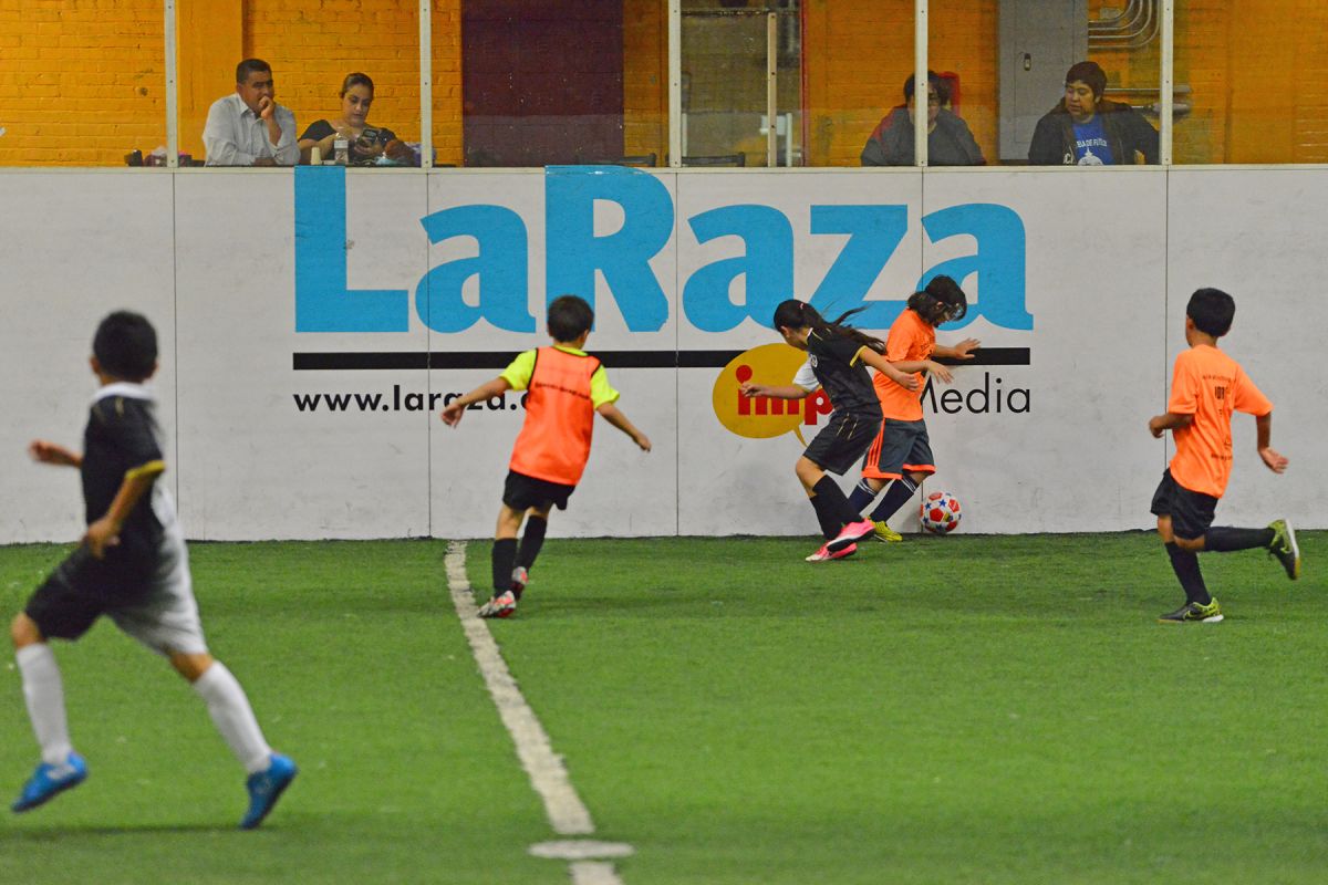 Todos los niños sin equipos son bienvenidos en Copa La Raza. (Javier Quiroz / La Raza)